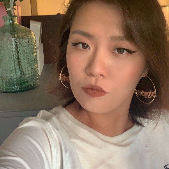 Meet your Posher, Amanda - Picture 1 of 1